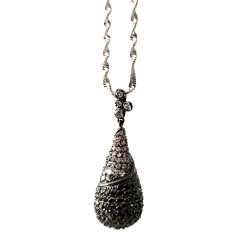 Collier avec pendentif en forme de goutte avec strass