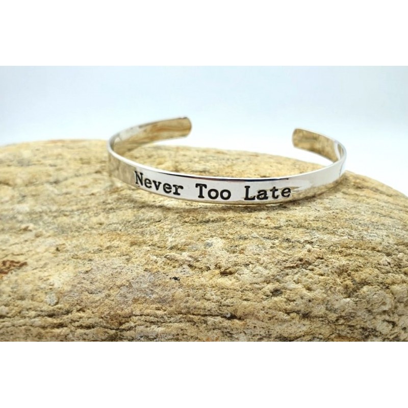 Bracelet jonc en métal Never Too Late – H.Dubin