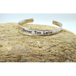 Bracelet jonc en métal Never Too Late – H.Dubin