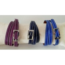 Bracelet en cuir triple tours avec boucle en métal rectangulaire