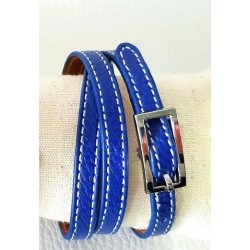 Bracelet en cuir triple tours avec boucle en métal rectangulaire